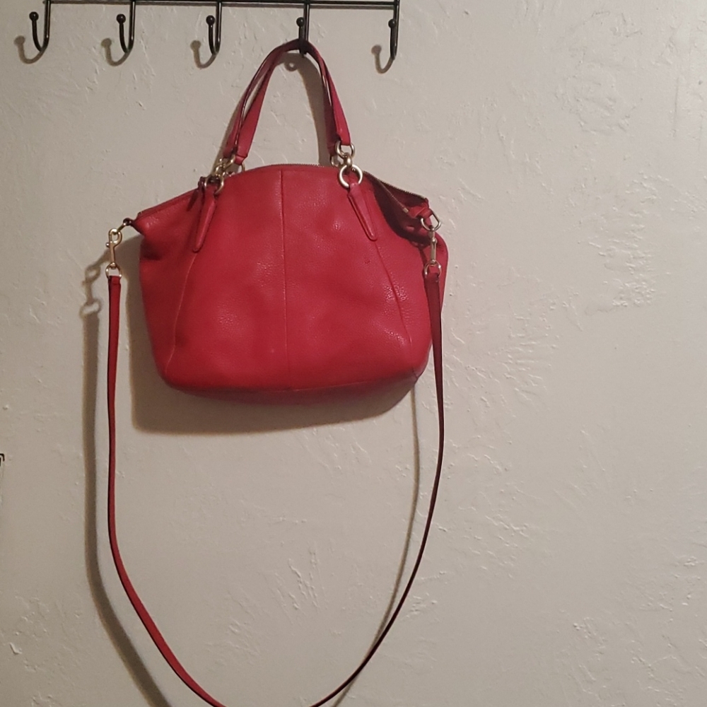 Coach shoulder purse size medium  pink - Picture 2 of 8